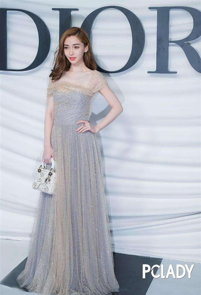 Angela Baby bất bại trên thảm đỏ-3