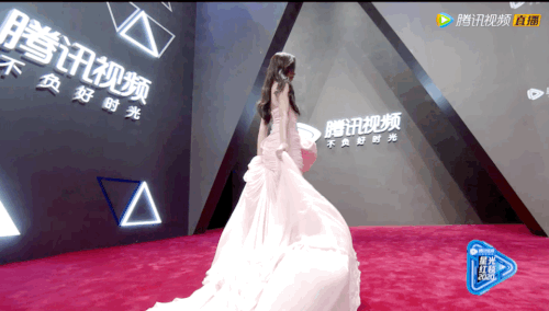 Angela Baby bất bại trên thảm đỏ-8