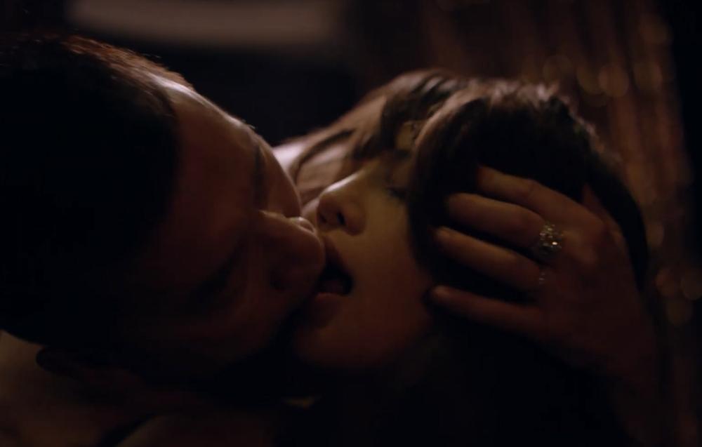 Nóng mắt với loạt cảnh 18+ lộ hết cơ thể dàn diễn viên nữ-3