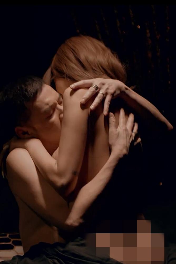 Nóng mắt với loạt cảnh 18+ lộ hết cơ thể dàn diễn viên nữ-5