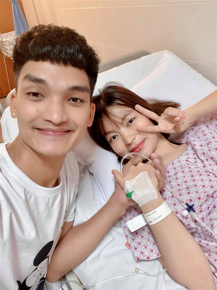 Hình ảnh đầu tiên về vợ Mạc Văn Khoa sau ca vượt cạn cấp cứu-1