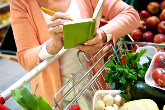 Tháng nào cũng đưa cho chị chồng 15 triệu nhưng mâm cơm chỉ toàn món đạm bạc và sự thật phơi bày