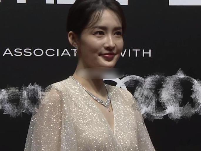 Vừa bị lên án ánh sáng dìm hàng nghệ sĩ, BTC GQ nhá hàng khoảnh khắc đẹp dàn mỹ nhân Hoa ngữ đẹp ná thở-2