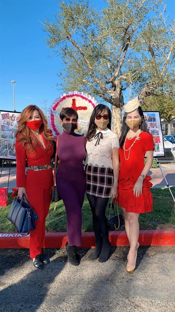 Vợ cũ Bằng Kiều tiết lộ lý do lên đồ đỏ rực, cười rạng rỡ trong đám tang-2