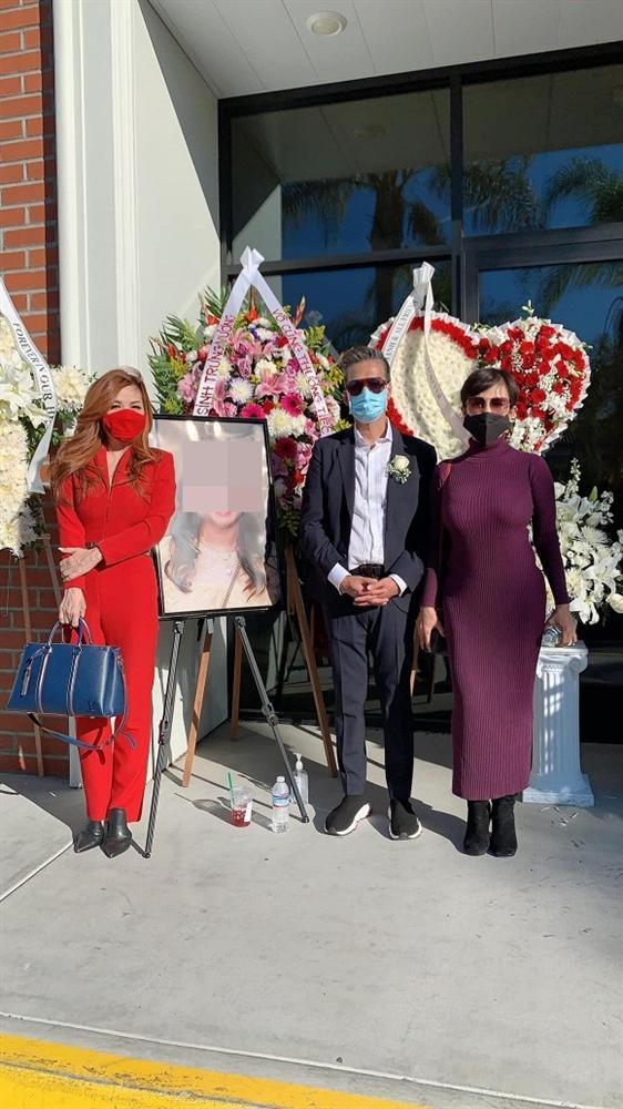 Vợ cũ Bằng Kiều tiết lộ lý do lên đồ đỏ rực, cười rạng rỡ trong đám tang-1