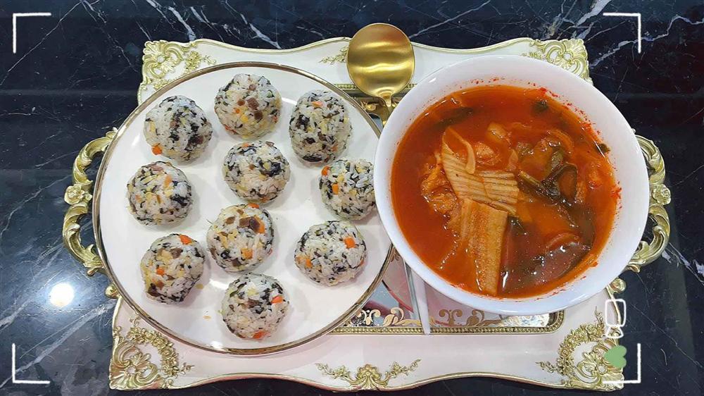 Quỳnh Búp Bê khoe cơm nắm Hàn Quốc tự làm-7