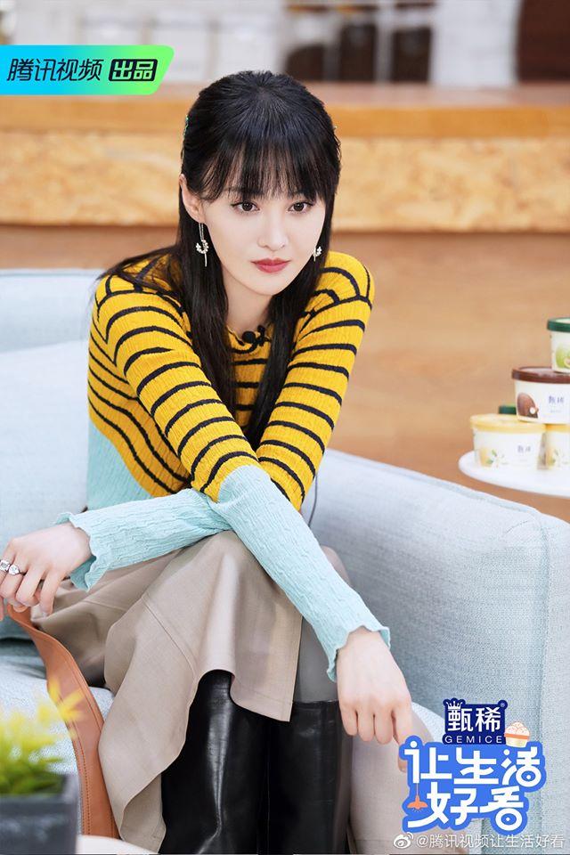 Trịnh Sảng đọc tiếng Anh sai lè, netizen cãi nhau là đáng yêu hay dốt mà còn che giấu-2