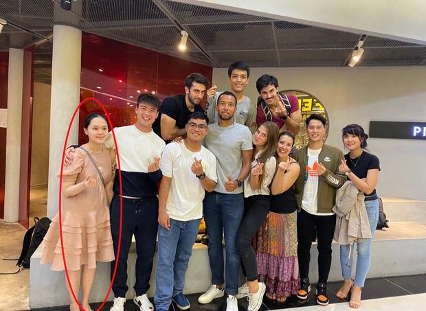 Xả vai mẹ bỉm sữa, bà xã Đỗ Duy Mạnh gây bất ngờ nhan sắc gái một con-3