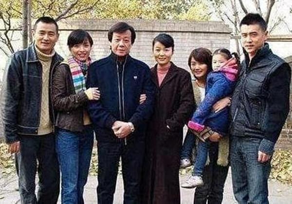 Sao nam cưới hai vợ, người sống lầu trên kẻ ở lầu dưới vẫn hạnh phúc viên mãn-3