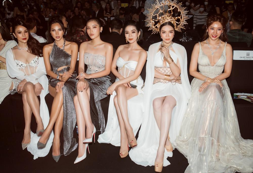 Màn đọ sắc đỉnh cao: Lan Ngọc - Ngọc Trinh - Lý Nhã Kỳ hoa nhường nguyệt thẹn-4