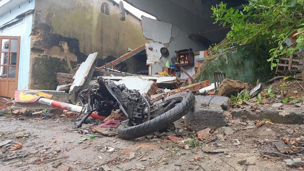 Xe container càn quét 7 nhà dân bên Quốc lộ 1, nhiều người thoát chết-5