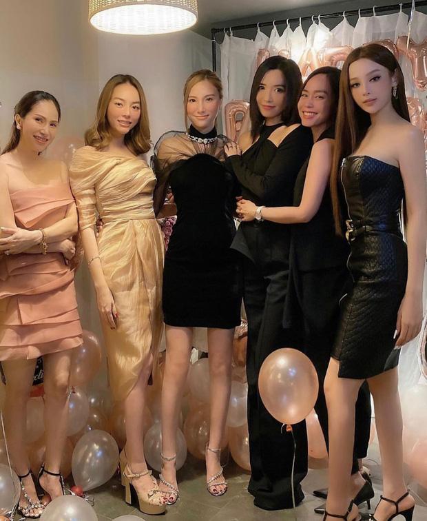 Khung hình gây sốt: Có quá nhiều Hạnh Sino trong tiệc sinh nhật-1