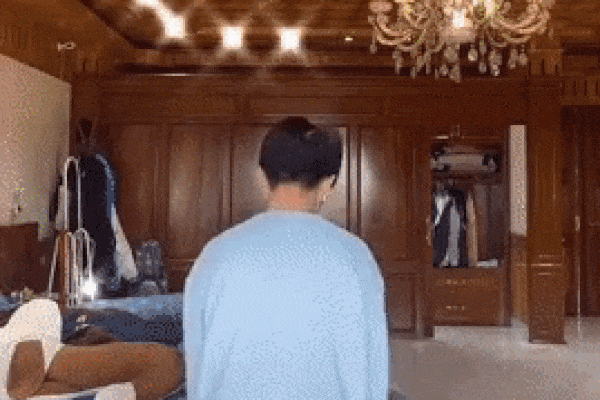 Khoe phòng ngủ bằng nhà người khác, nam sinh 2k6 làm ai cũng ngất lên ngất xuống-1