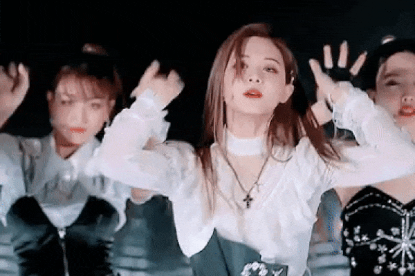 Netizen phẫn nộ cách đối xử thượng đẳng - hạ đẳng giữa diễn viên và Idols tại MAMA 2020-9