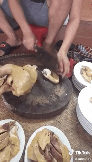 Chặt gà thôi mà thu hút hơn 5 triệu lượt xem, netizen sốc nặng vì thủ thuật ăn bớt siêu tinh vi?-2