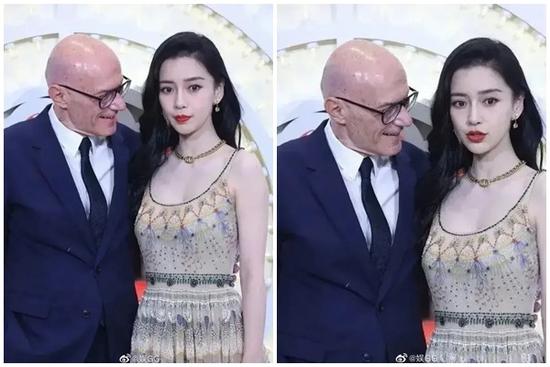 Rộ lên khoảnh khắc Angela Baby bị đối tác ngoại quốc nhìn chằm chặp, có hành động thái quá