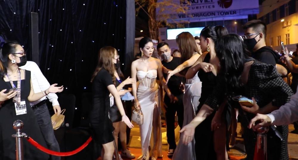 Nhã Phương nhận cơn mưa lời khen vì quá lễ phép với Lệ Quyên-2