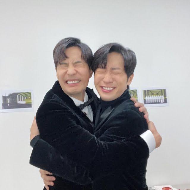 Netizen phẫn nộ cách đối xử thượng đẳng - hạ đẳng giữa diễn viên và Idols tại MAMA 2020-7