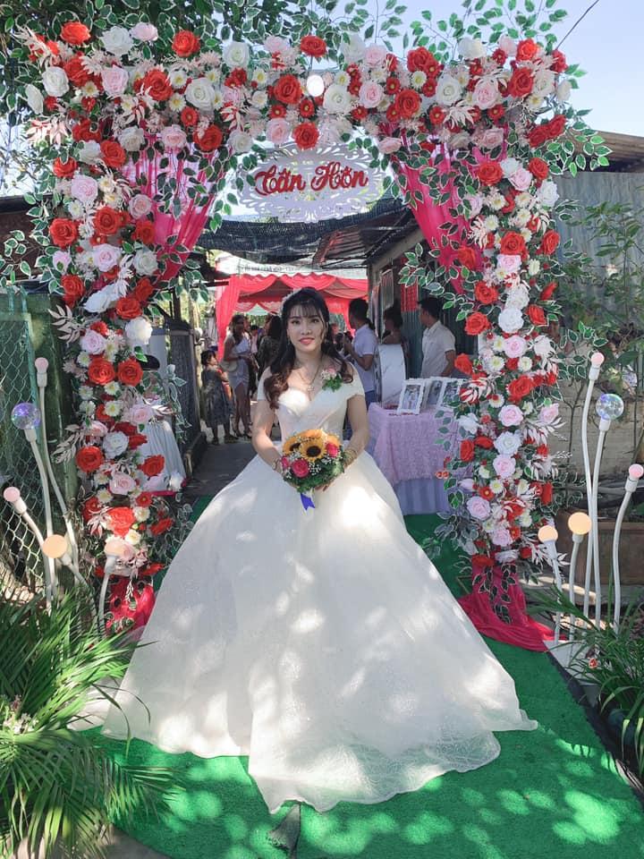 Thị Nở Quách Phượng khoe ảnh tái hôn, dân mạng săm soi số vàng hồi môn-5