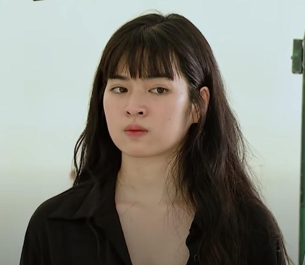 Ảnh phanh áo lộ vòng 1 lấp ló với tham gia Sao Nhập Ngũ của Khánh Vân Mắt Biếc-2