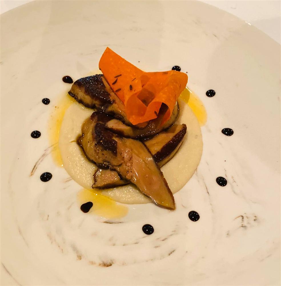 Thu Minh gây sốt vì ăn toàn sơn hào hải vị dáng vẫn nuột như thời con gái-2