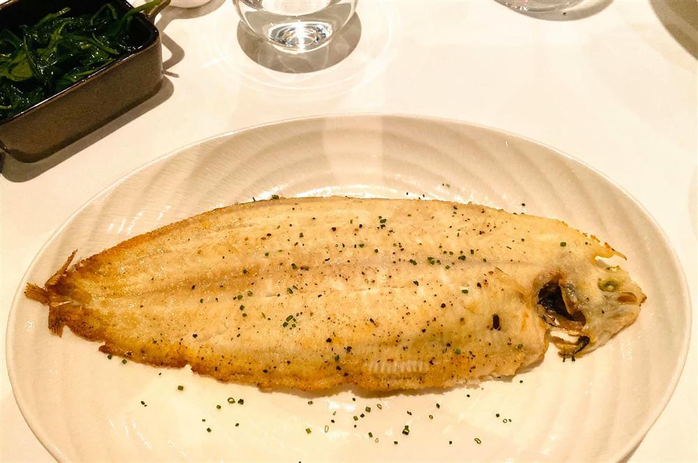 Thu Minh gây sốt vì ăn toàn sơn hào hải vị dáng vẫn nuột như thời con gái-7