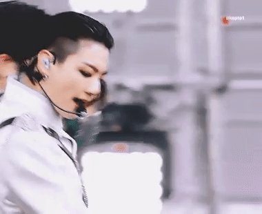 Jungkook BTS gây sốt với trình độ trai hư trai ngoan vai nào cũng xuất sắc-2