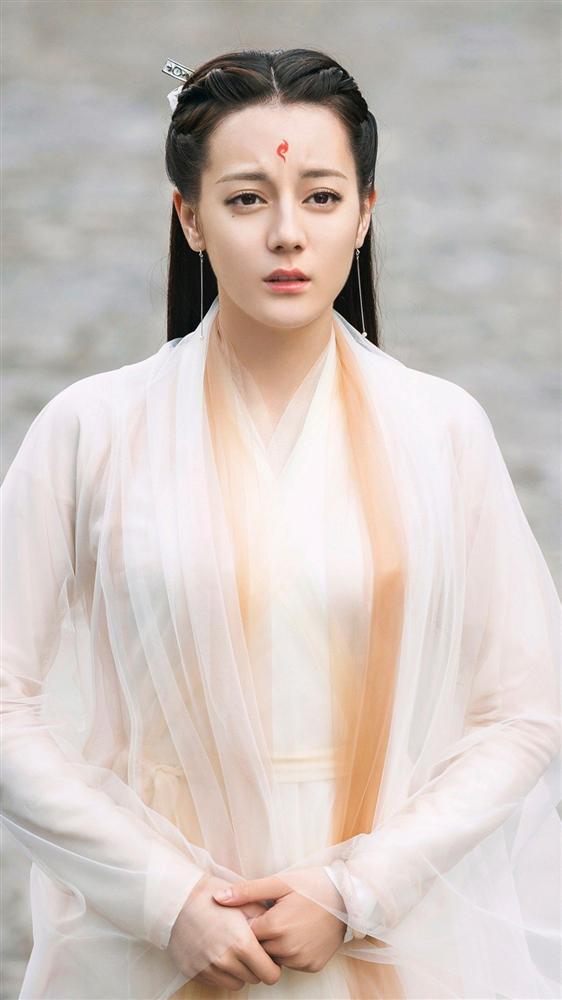 5 thảm họa diễn xuất Cbiz 2020: Lâm Duẫn như thiểu năng, Đường Yên chỉ trợn mắt-1