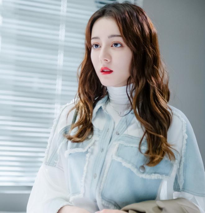 5 thảm họa diễn xuất Cbiz 2020: Lâm Duẫn như thiểu năng, Đường Yên chỉ trợn mắt-3