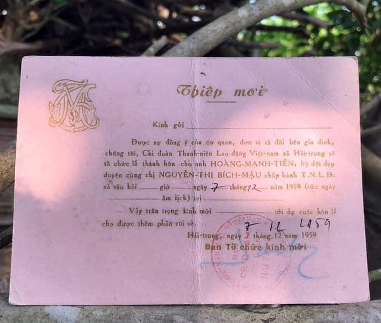 Lục được thiệp cưới thời ông bà những năm trước 1960, dân tình thi nhau khoe như báu vật-2