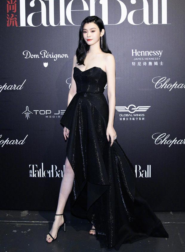 Ming Xi và em chồng cùng dự sự kiện: Chị dâu siêu mẫu lép vế vì vòng 1 bức thở của con gái trùm sòng bạc-1