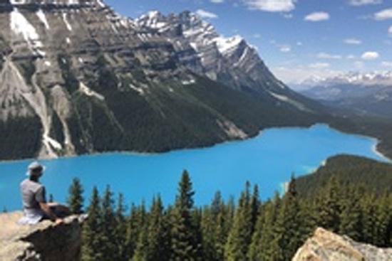 Hồ nước xanh tuyệt đẹp ở Bắc Mỹ