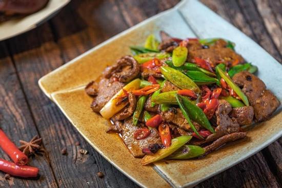 Xào gan lợn, nên thái trước hay ngâm trước, nhiều người làm sai nên gan không tươi, mềm