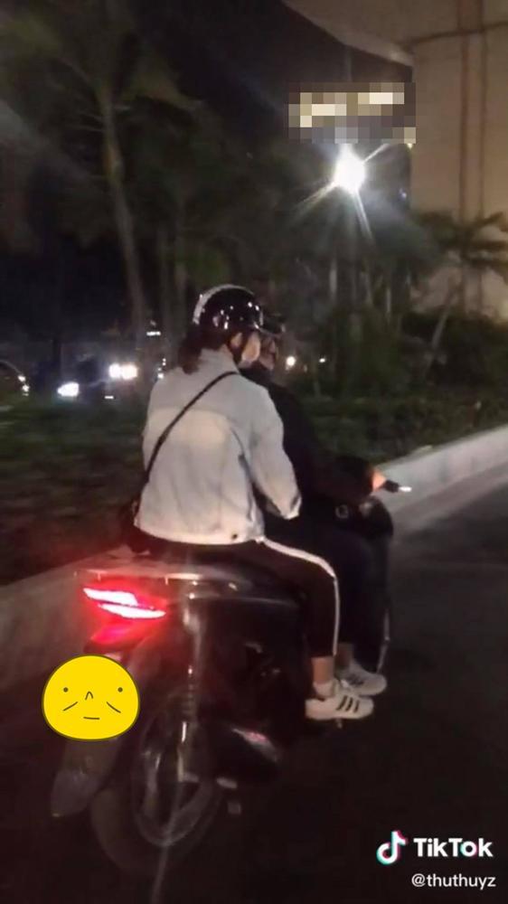 2 gái ế có pha xử lý lầy lội khi phát hiện trên đường ai cũng có đôi có cặp-4