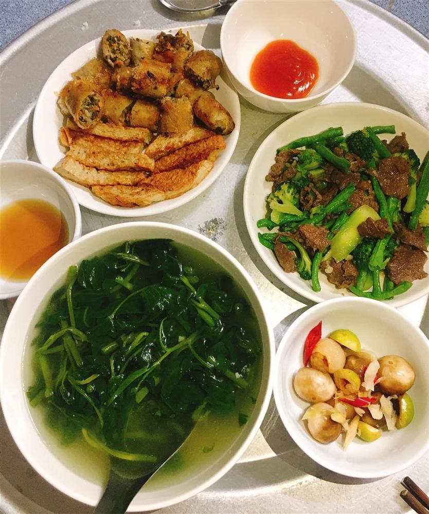 Ghen tỵ mâm cơm sinh viên của nữ sinh 2k1, bữa nào cũng đầy đủ 4,5 món-6