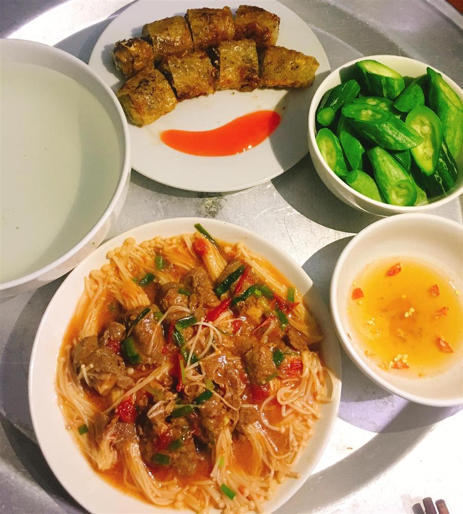 Ghen tỵ mâm cơm sinh viên của nữ sinh 2k1, bữa nào cũng đầy đủ 4,5 món-7