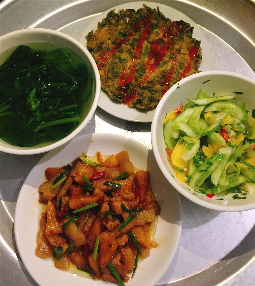 Ghen tỵ mâm cơm sinh viên của nữ sinh 2k1, bữa nào cũng đầy đủ 4,5 món-8