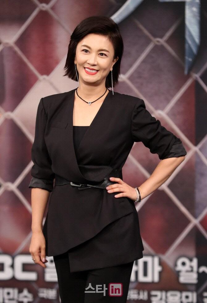 Nữ diễn viên Kim Hye Seon gây sốc khi ly hôn lần 3-3