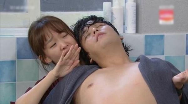 Loạt phim Hàn 2020 bị tuýt còi, khán giả gửi đơn khiếu nại bởi cảnh gợi dục và thô tục-5