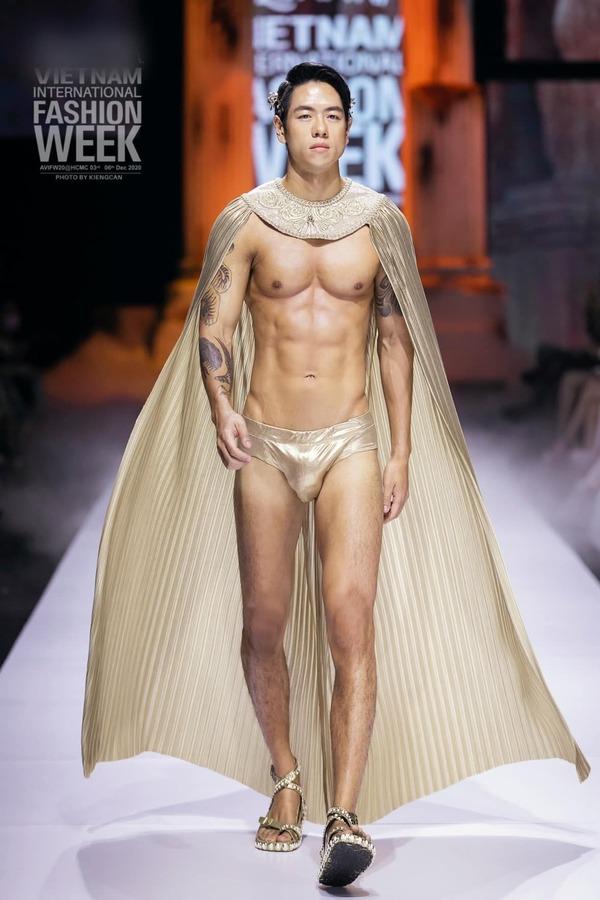 Mẫu nam khoe body 6 múi lấn át vedette Đỗ Mỹ Linh, từng tham gia Người ấy là ai-4