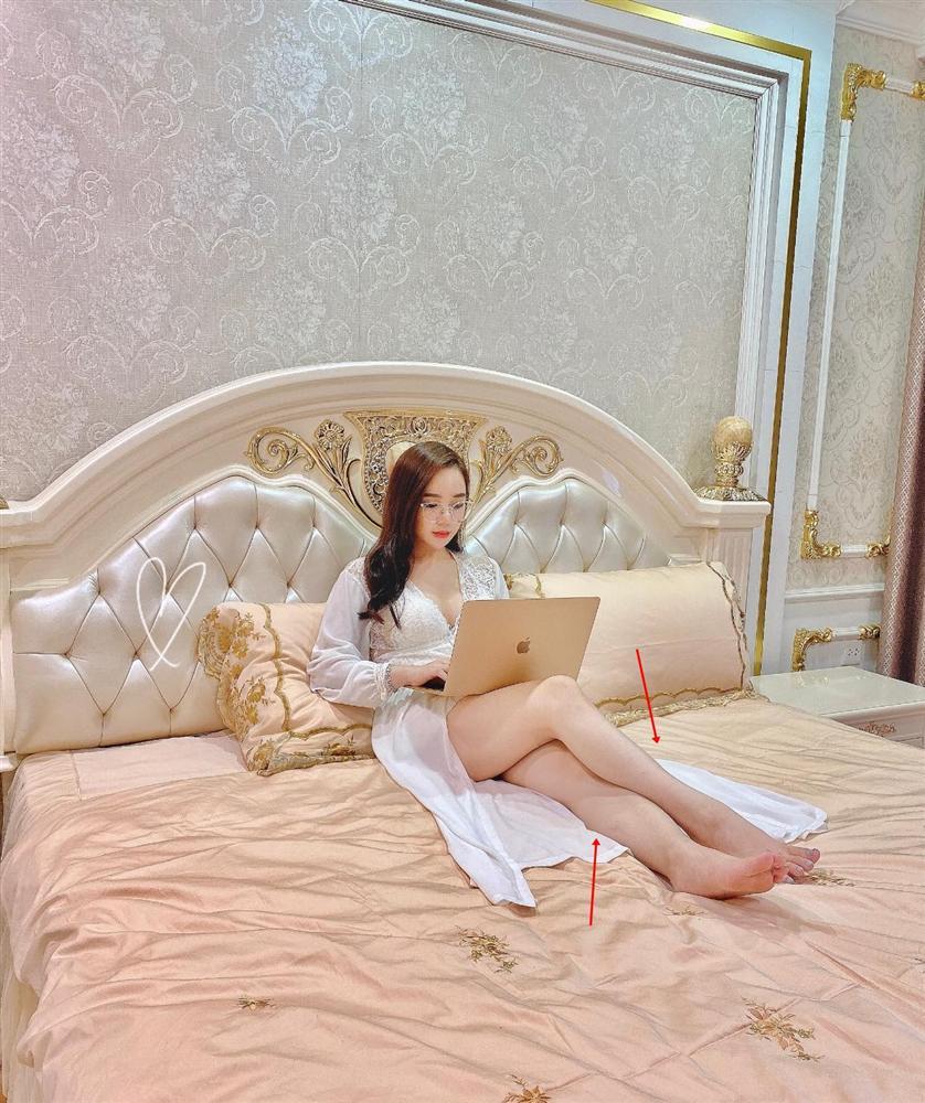 Hot girl ngủ gật khoe ảnh giường chiếu nóng rẫy nhưng đôi chân cong queo mới choáng-3