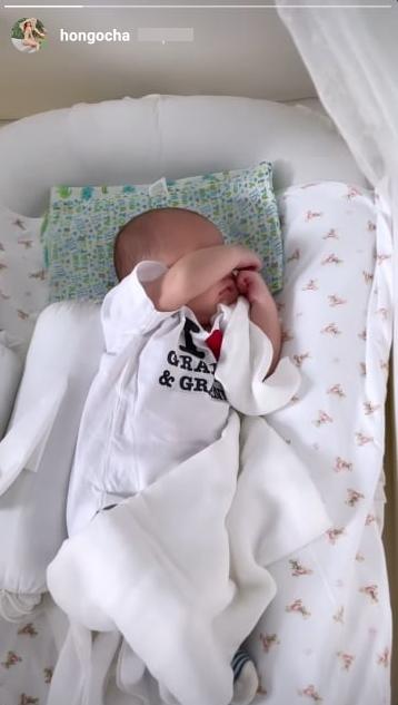 Hồ Ngọc Hà khiến khán giả nhức đầu khi khoe con nhỏ-1