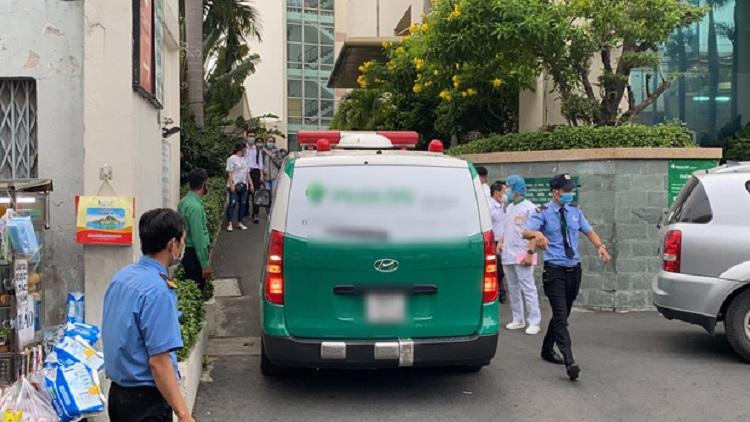 Đưa cố nghệ sĩ Chí Tài về nhà tang lễ, Hoài Linh - Trường Giang đang lo hậu sự-6