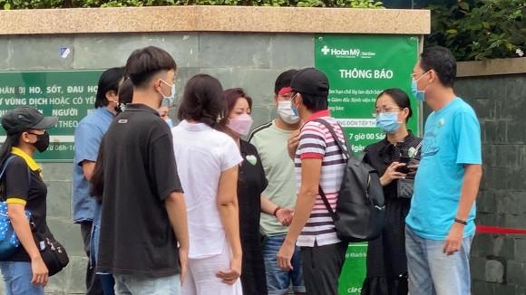 Đưa cố nghệ sĩ Chí Tài về nhà tang lễ, Hoài Linh - Trường Giang đang lo hậu sự-3