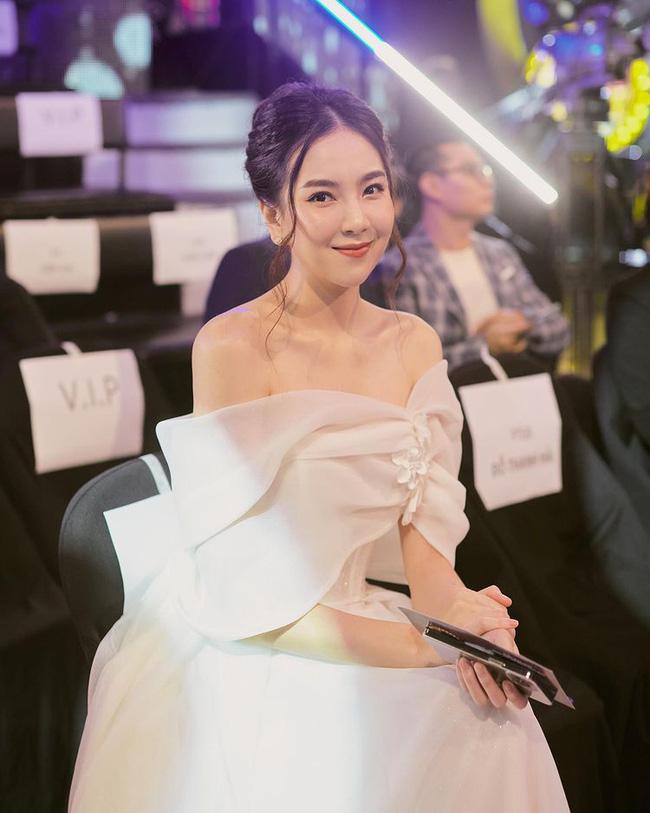 MC Mai Ngọc làm khán giả choáng váng khi khoe nữ trang cần dùng trước giờ lên sóng-1