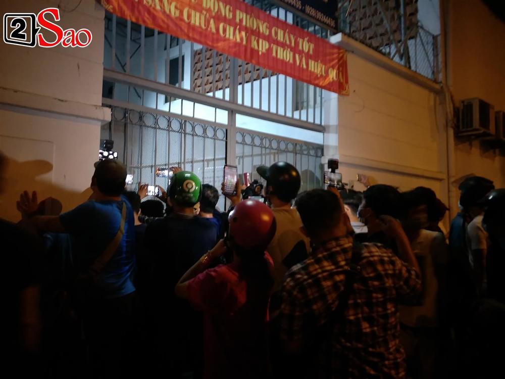 Youtuber livestream phản cảm nơi bảo quản thi thể nghệ sĩ Chí Tài-12