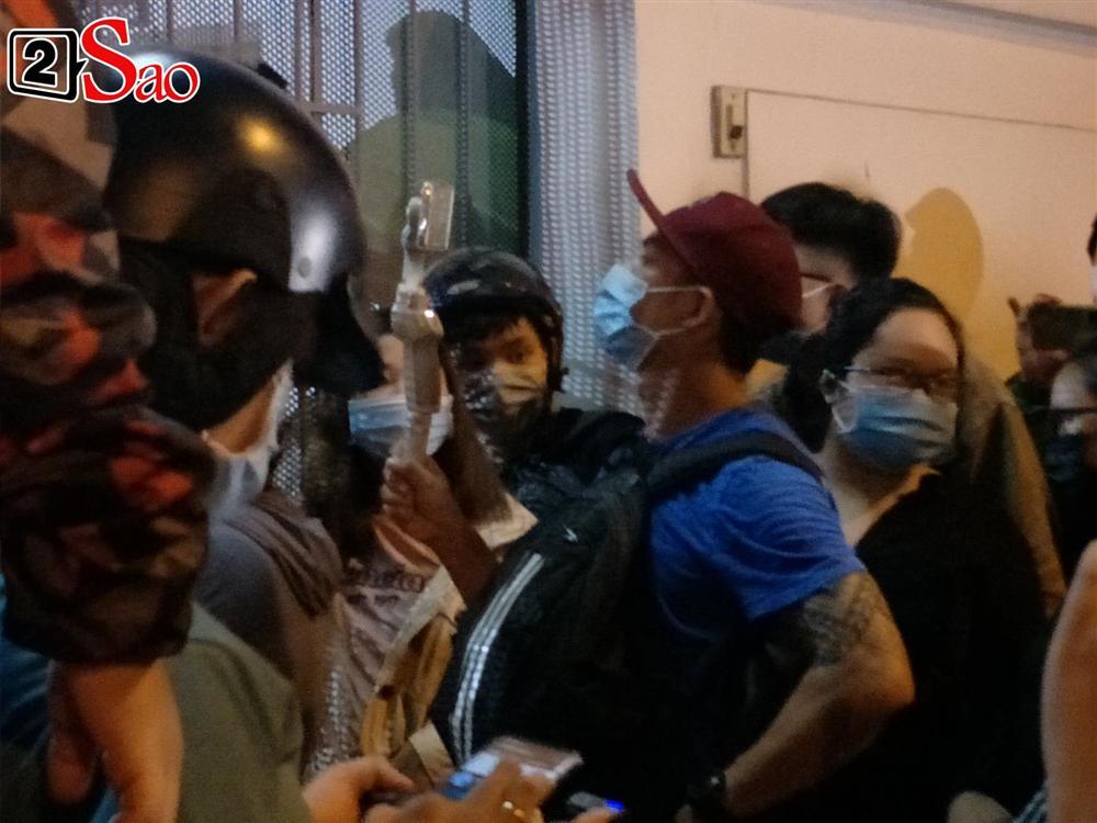 Youtuber livestream phản cảm nơi bảo quản thi thể nghệ sĩ Chí Tài-6