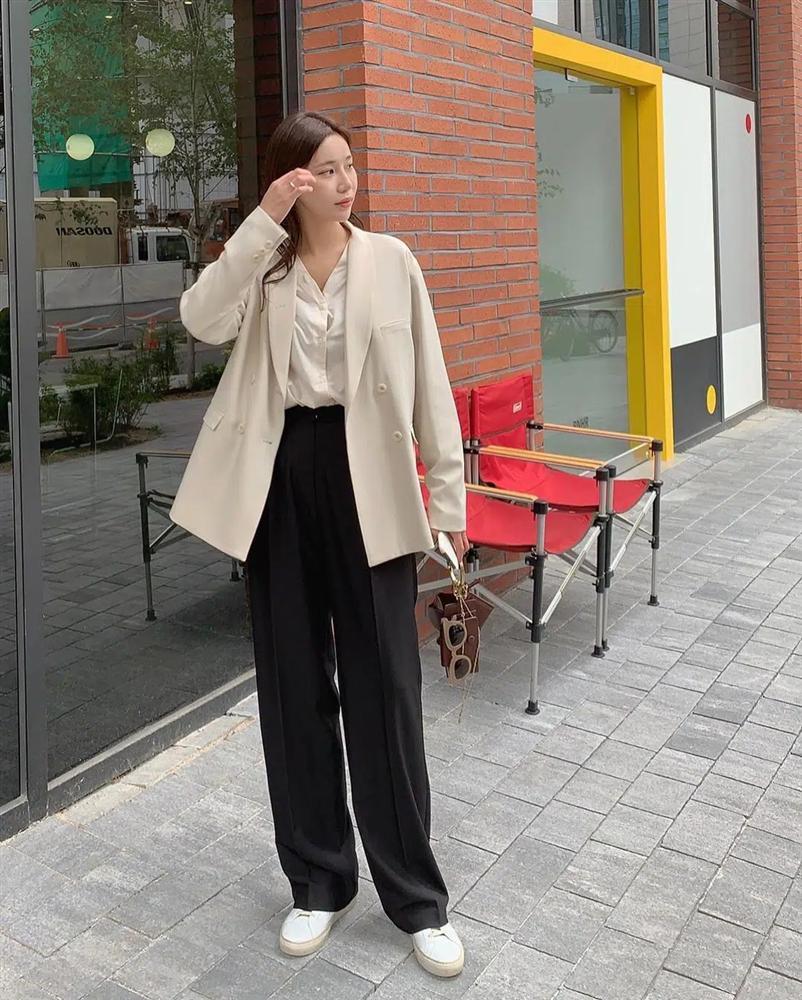 Chọn blazer không khéo có thể biến thành bà cô lỗi thời nhưng mặc 4 kiểu này thì chỉ trẻ xinh trở lên-4