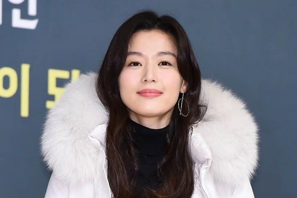 Phim mới của mợ chảnh Jun Ji Hyun và thái tử Joo Ji Hoon đối mặt nguy cơ đắp chiếu vì phải dừng quay-2