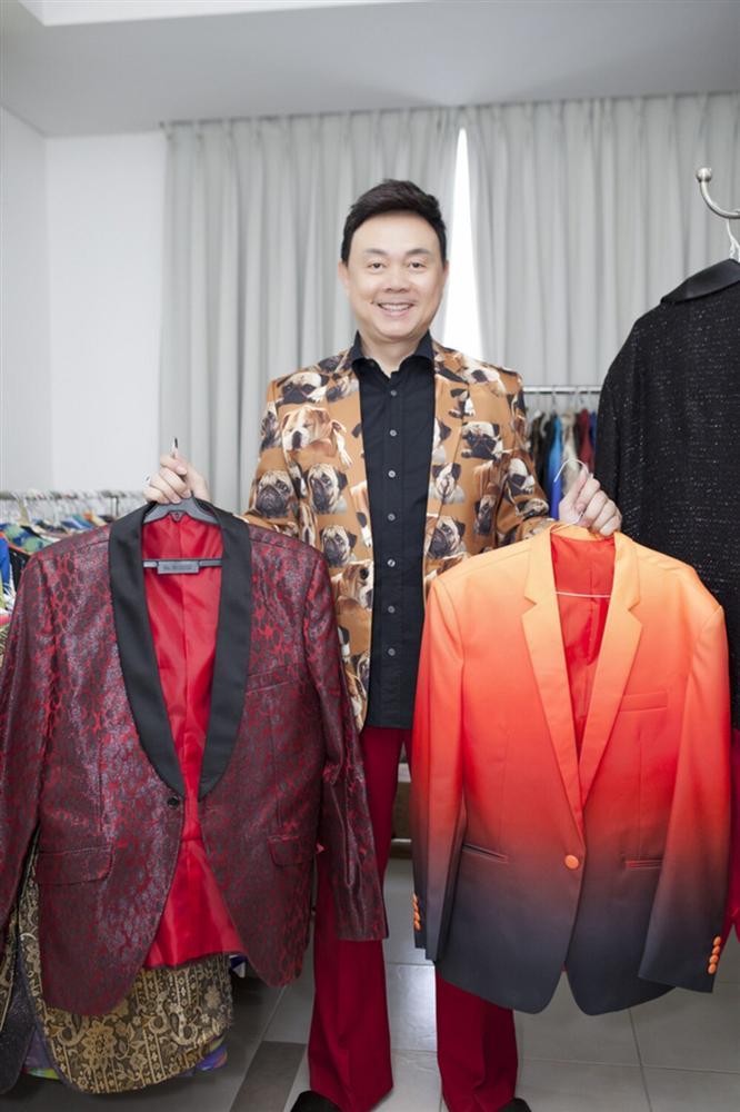 Cảm động với lòng yêu nghề của Chí Tài, tự đặt may, giữ đồ diễn suốt 20 năm làm nghệ thuật-1